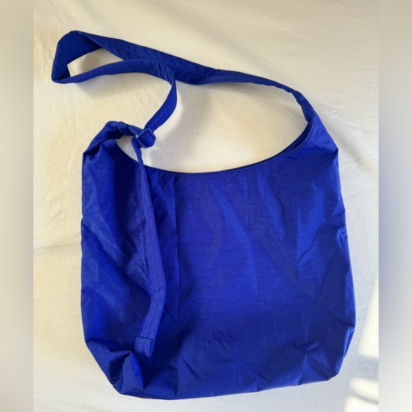 BAGGU large tote 💙 - Picture 4 of 5